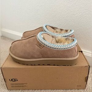 UGG Tasman Slippers (Sand)
